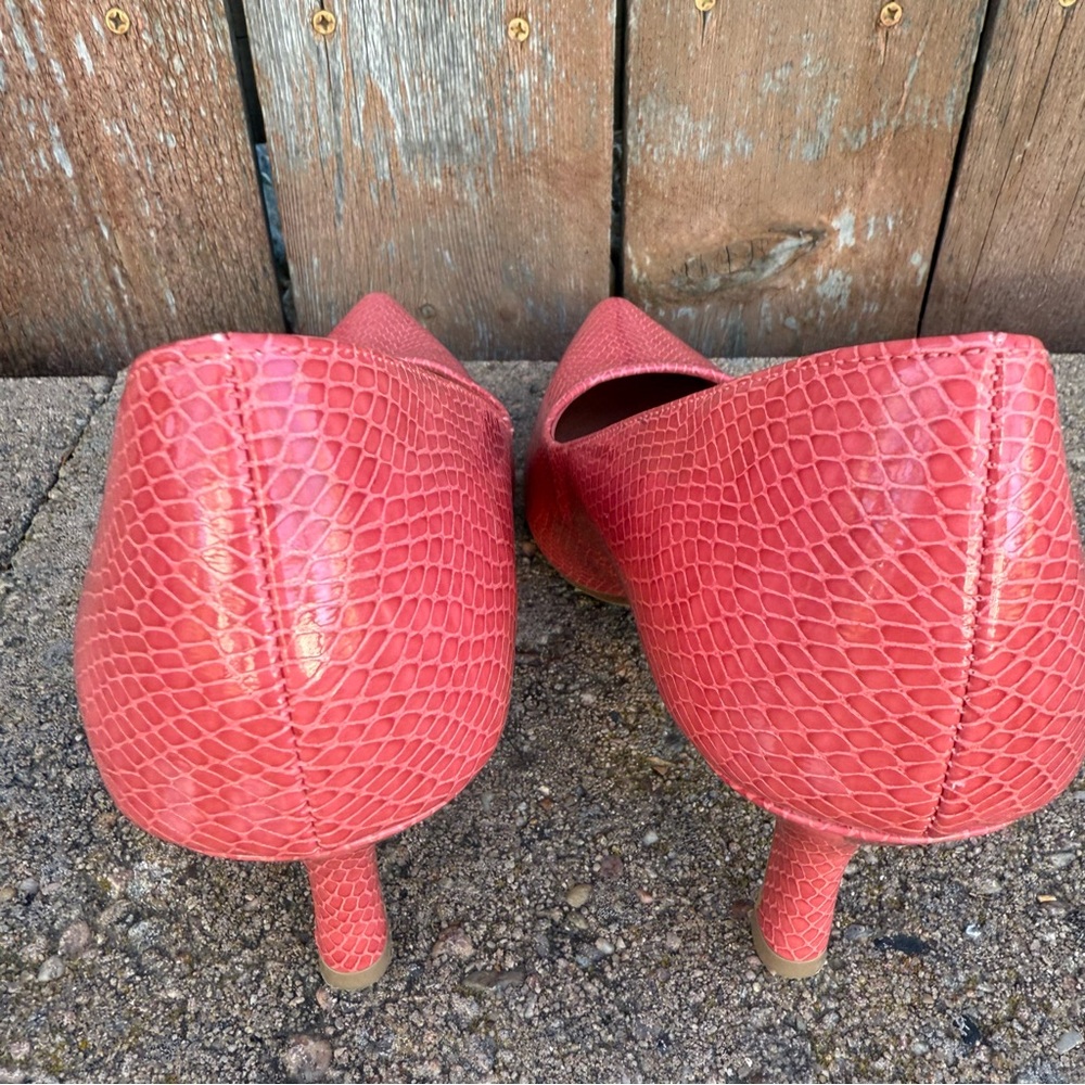 COMFORT PLUS Women’s Pink Coral Pointer Toe Snake Print Pump Heel Size 8.5 - Picture 5 of 12